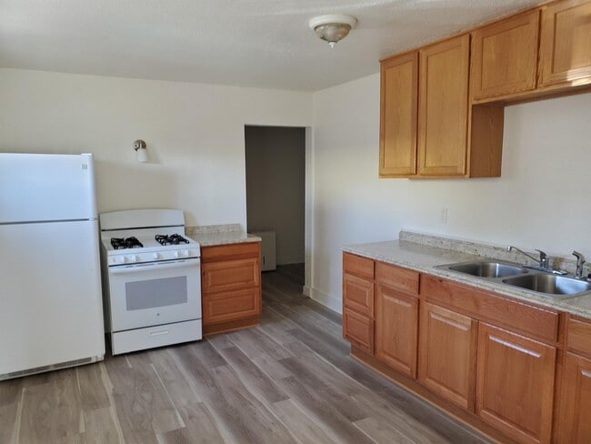Primary Photo - 2139 Orchard Ave