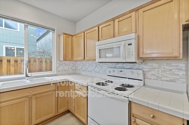 Building Photo - 17634 SW September Ln