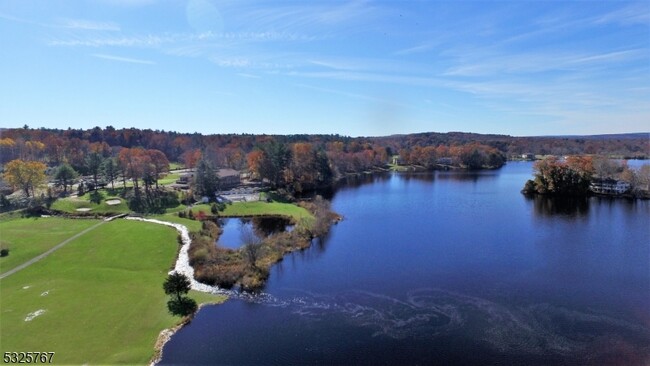 Building Photo - 420 A Lake Shore N