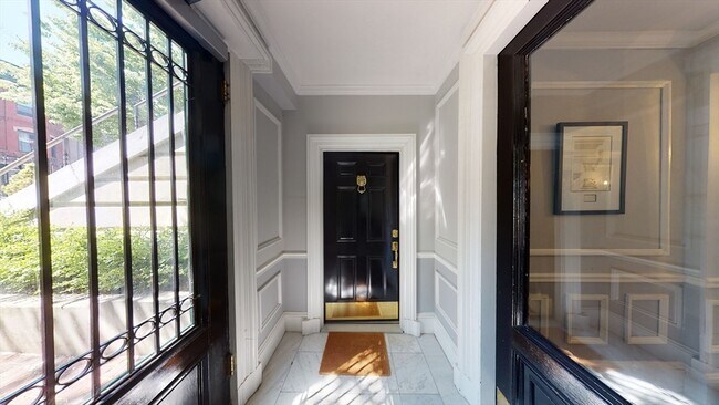 Building Photo - 290 Beacon St
