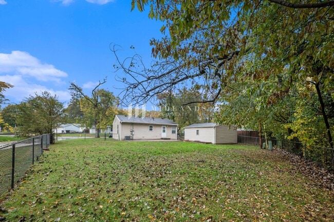 Building Photo - LaVista Home