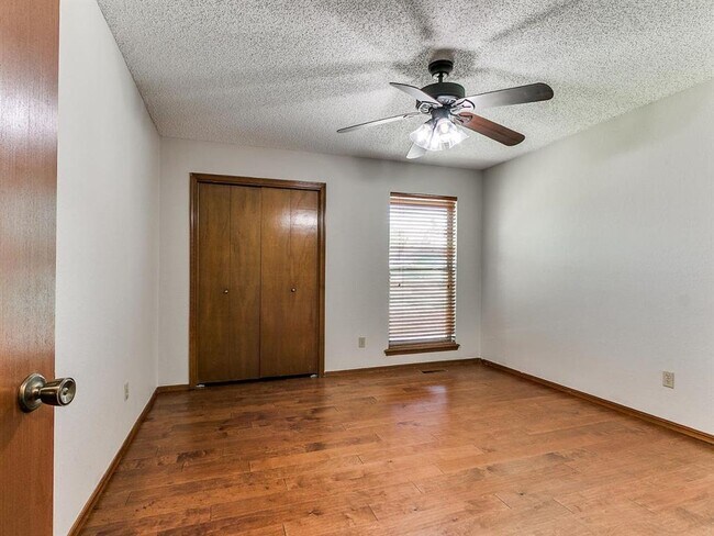 Building Photo - 4721 Persimmon Ct