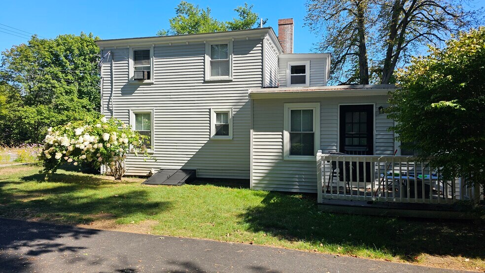 Driveway Side - 22 Fletcher St