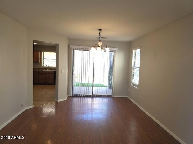 Building Photo - 2547 E Bart St