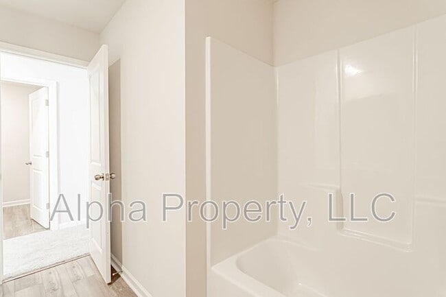 Building Photo - 108 Stellate Pl