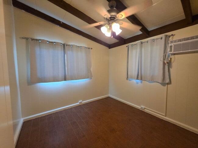 Building Photo - AVAILABLE NOW! 3 bed, 1.5 bath with 2 parking in Kailua.