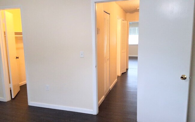 Building Photo - Stunning all remodeled 2/1.5 condo with Am...