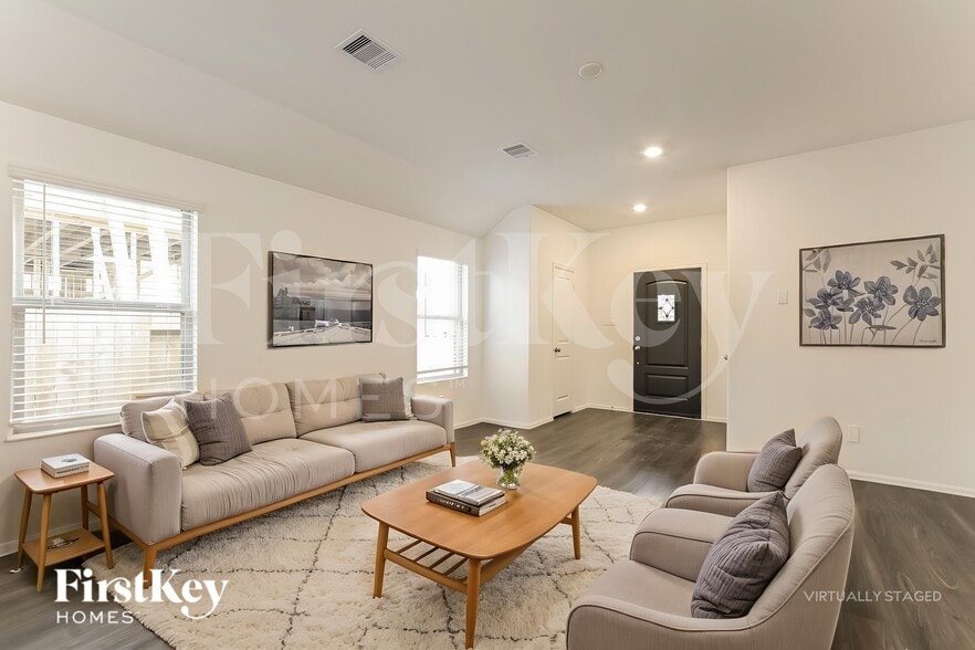 Building Photo - 18438 Summit Ranch Dr