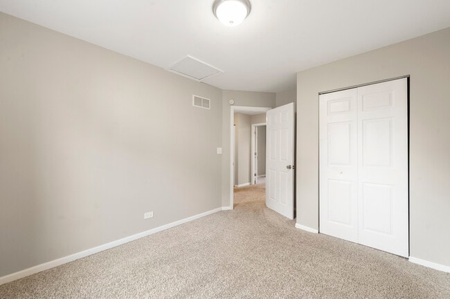 Building Photo - 1301 Seabury Cir