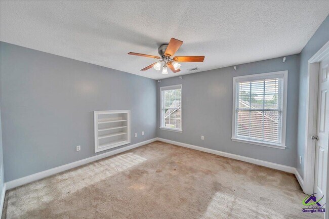 Building Photo - 210 Kenna Way