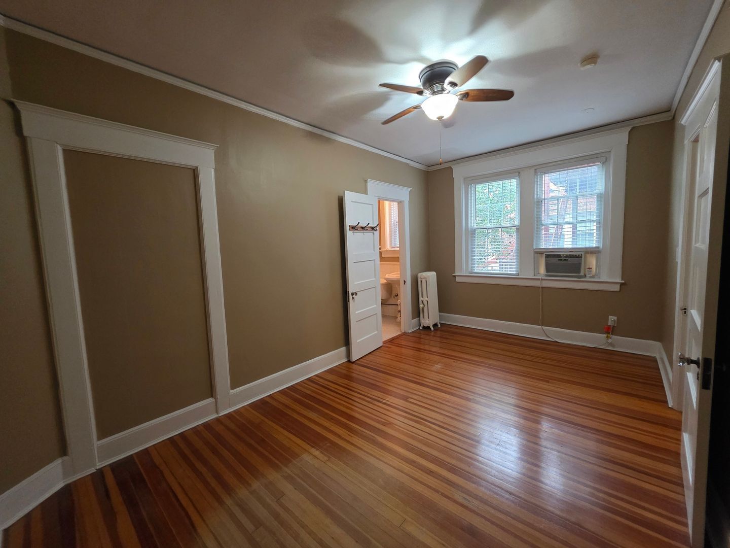 Building Photo - 600 W Olney Rd