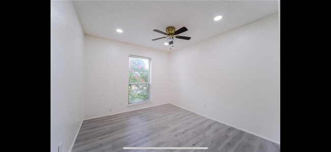 Building Photo - 6403 Apache Ct