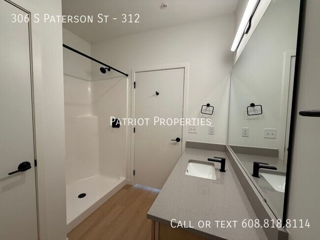 Building Photo - 306 S Paterson St