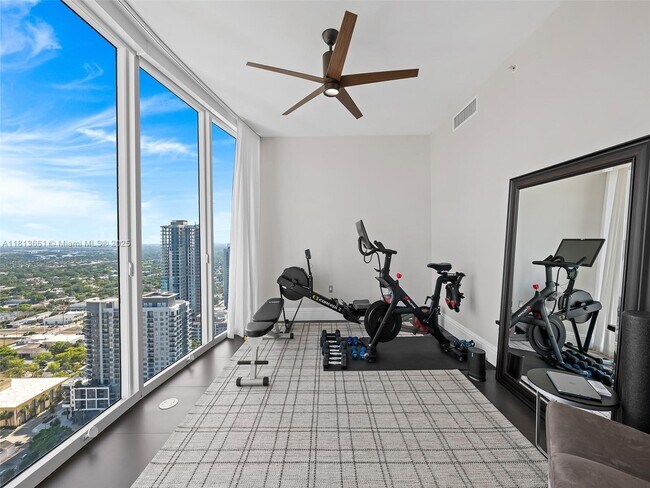 Building Photo - 333 Las Olas Way