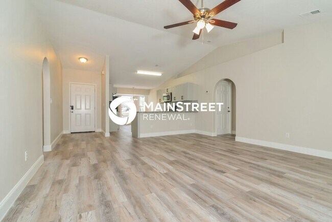 Building Photo - 3 Bedroom Pet-Friendly Home in CLERMONT, FL with Main Street Renewal