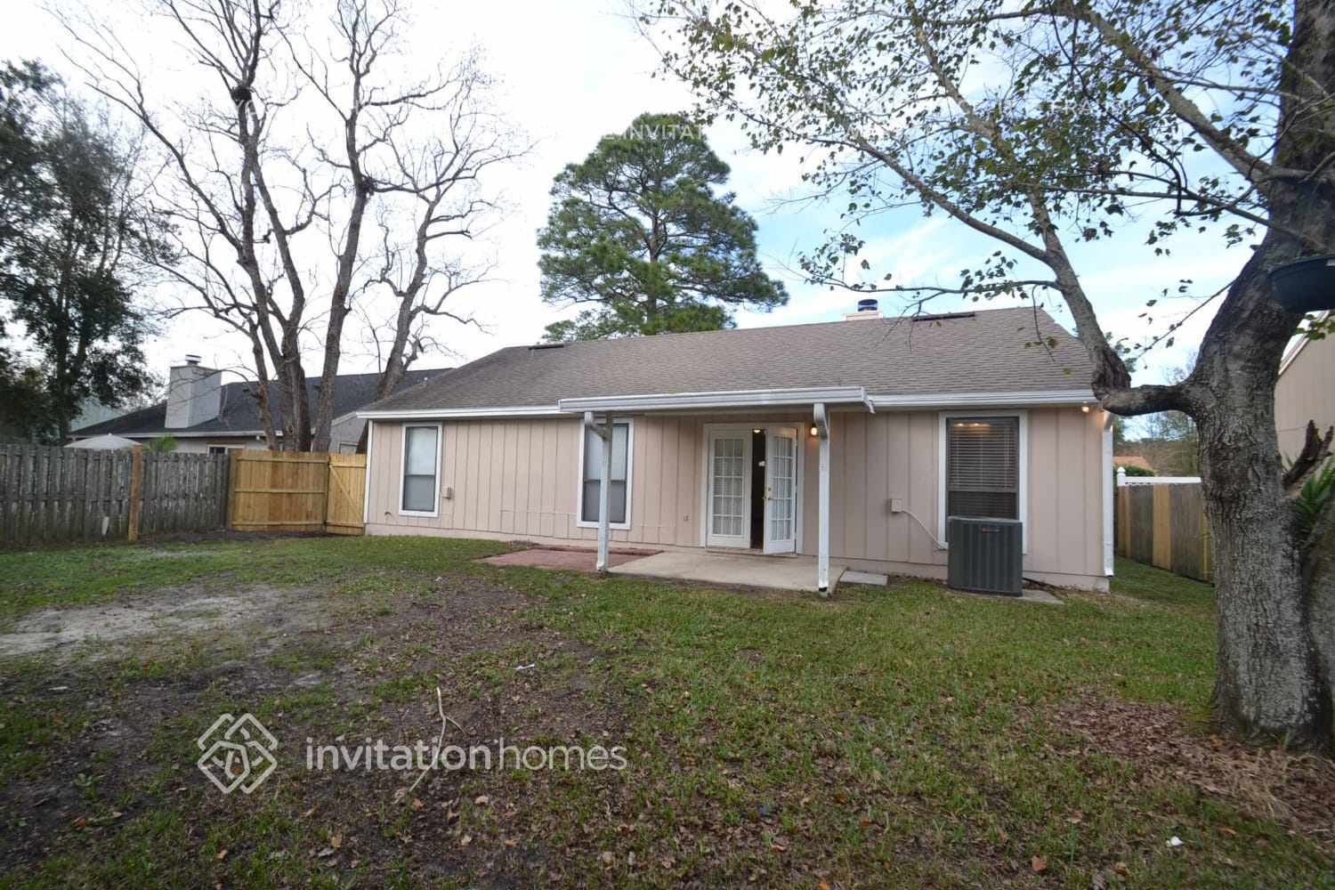 Building Photo - 3862 English Colony Dr N