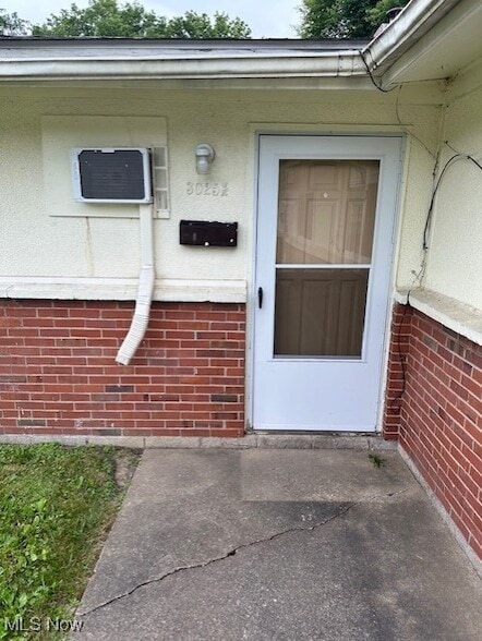 Building Photo - 3025 1/2 Northgate Avenue Unit