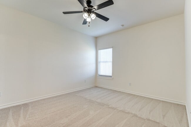 Building Photo - Brand New 2 Bedroom Townhome In Escondido