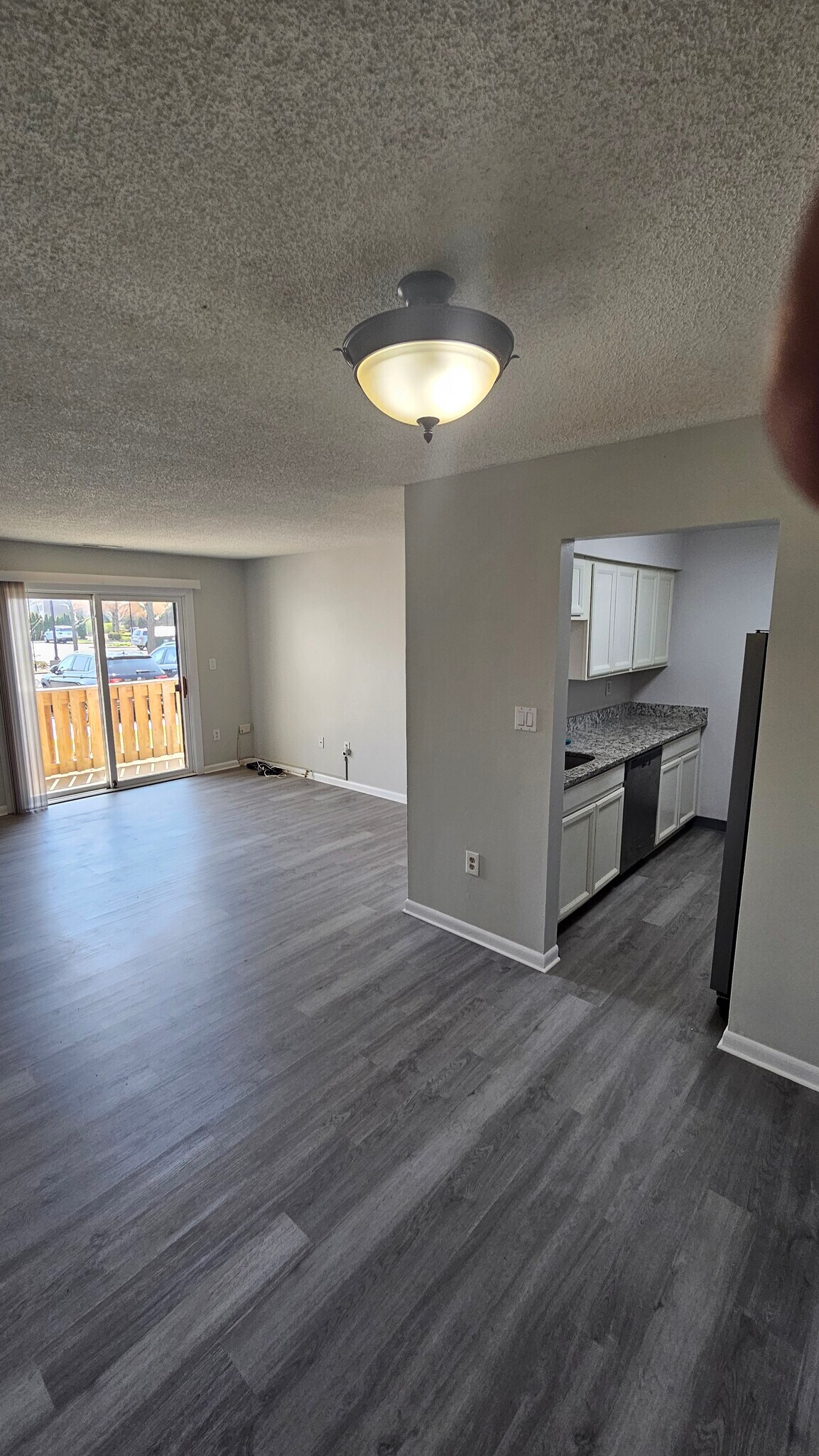 Building Photo - 2005 Ravens Crest Dr