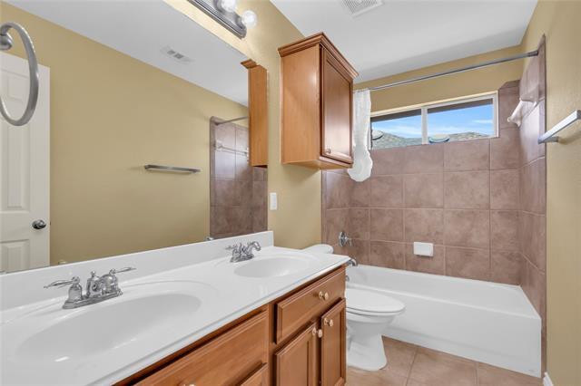 Building Photo - 404 Wentworth Dr