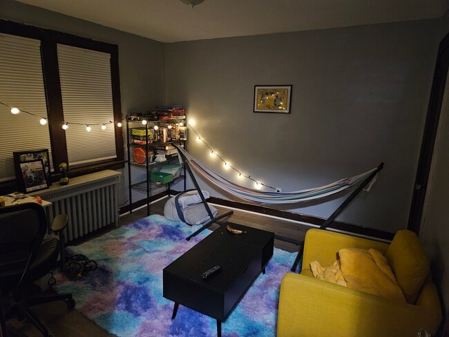 Building Photo - 1263 Grotto St