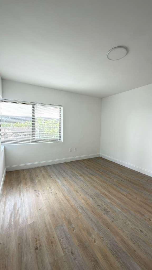 Building Photo - 1980 Biarritz Dr