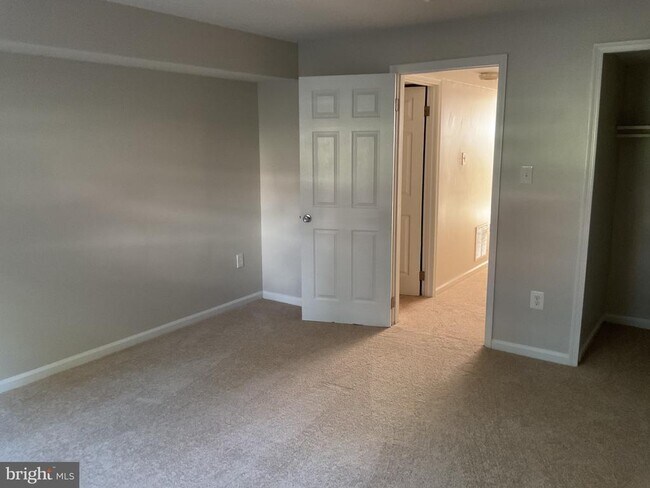 Building Photo - 8904 Grass Valley Ct