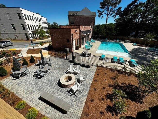 Building Photo - 519 Burton Dr