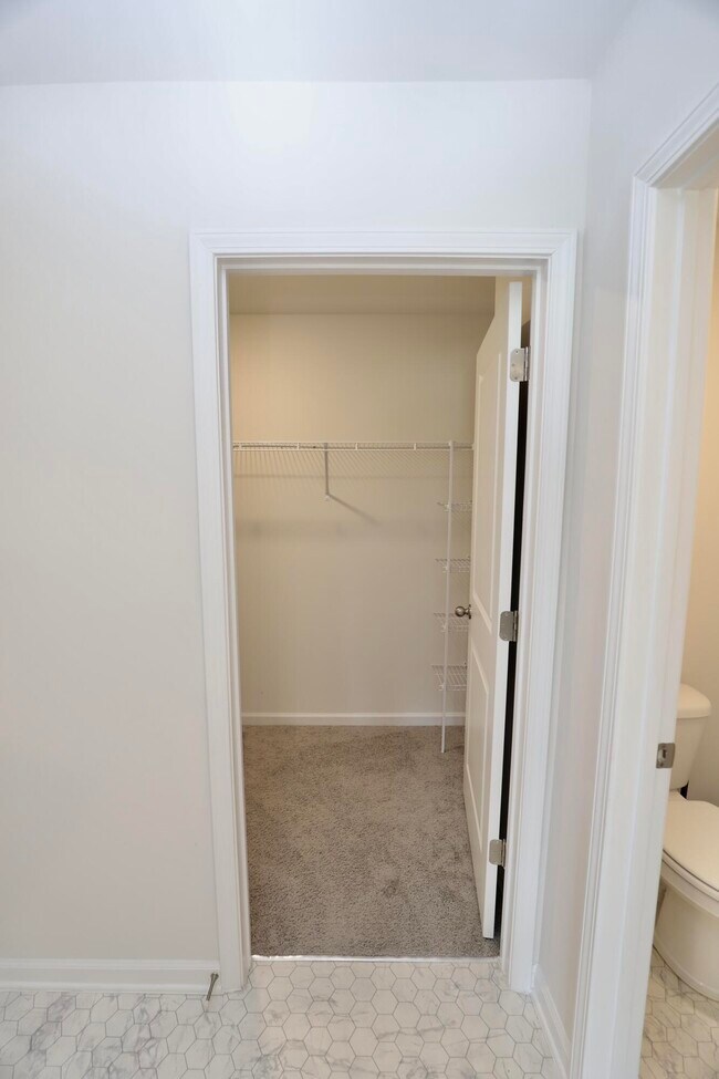 Building Photo - 352 Sandbach Rd