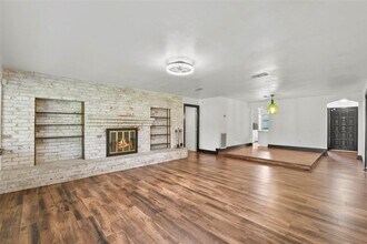 Building Photo - 826 Seacliff Dr