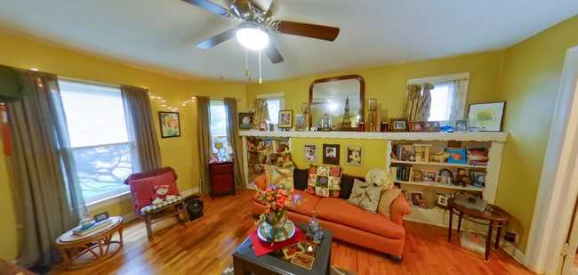 Building Photo - 3D Tour Available - Close to City Park + Garage Parking + Washer & Dryer! Available August 5th!