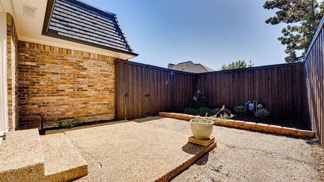 Building Photo - 5818 Orchid Ln