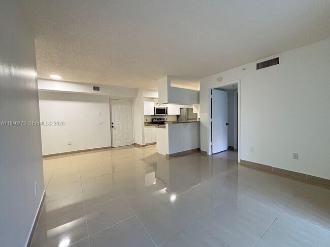 Building Photo - 420 S Park Rd