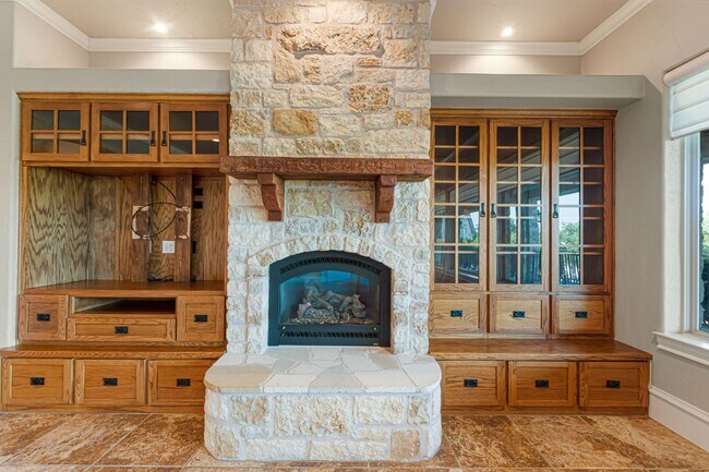 Building Photo - 101 Up There