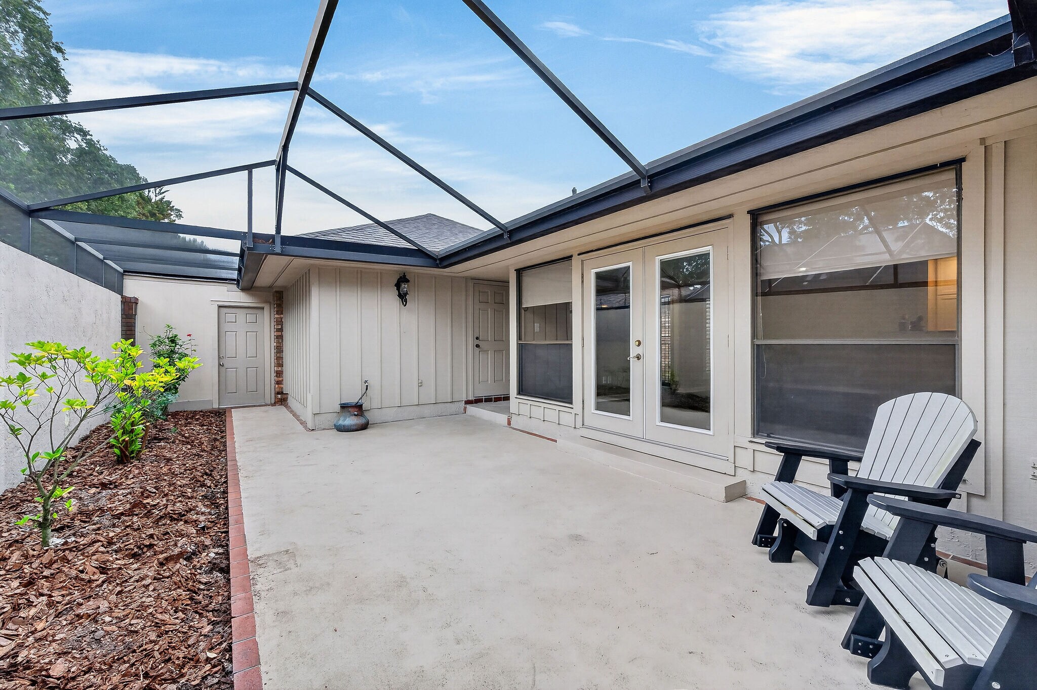 Building Photo - 1886 Demetree Dr