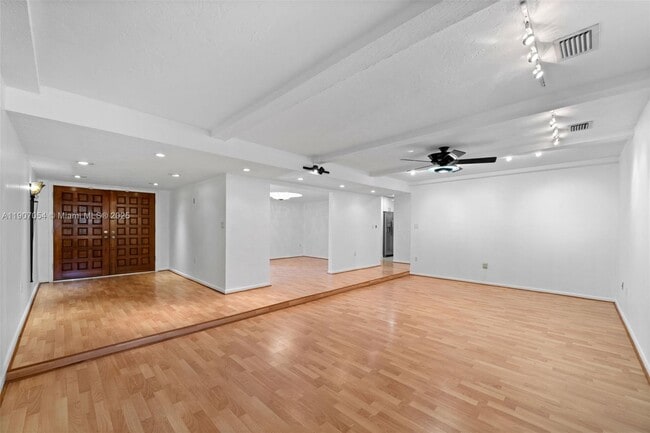 Building Photo - 1175 NE 102nd St