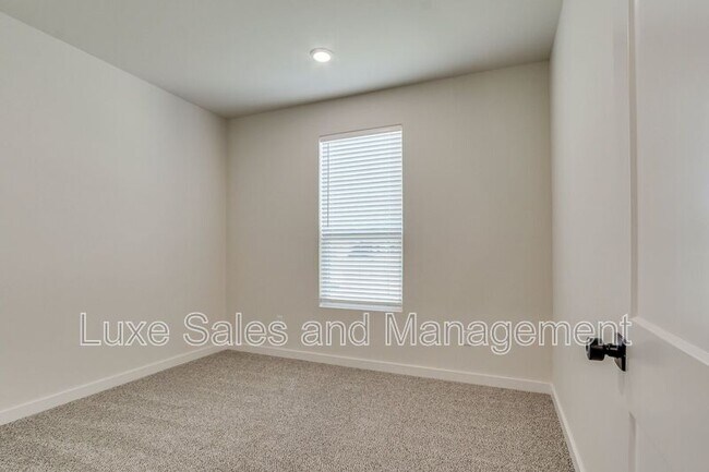 Building Photo - 8305 NW 163rd Ter