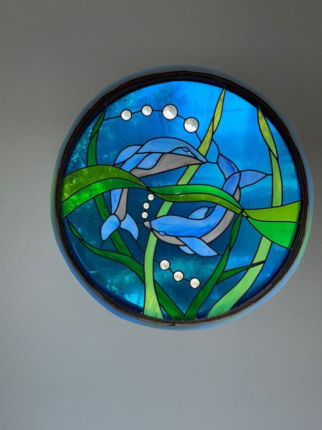 Building Photo - Walking distance to beaches, restaurants, 3 bedroom, 2 bathroom, upstairs level of home