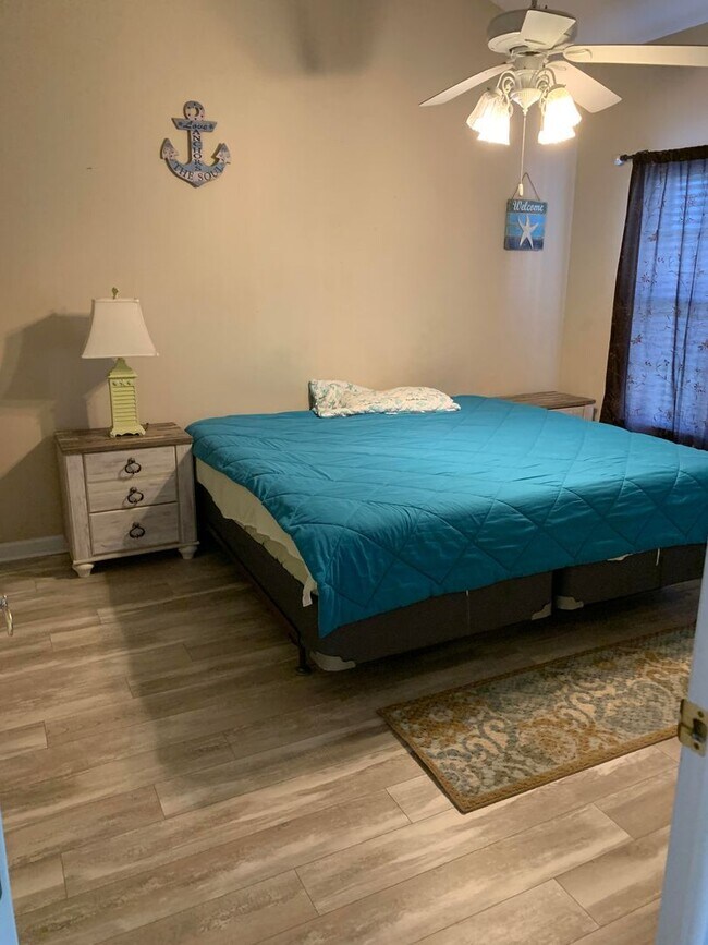 Building Photo - 2-Bedroom, 2-Bath In Azalea Lakes