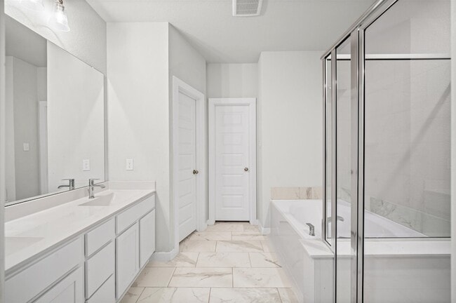 Building Photo - 144 Shining Pt Dr