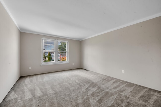 Building Photo - 197 Kings Way