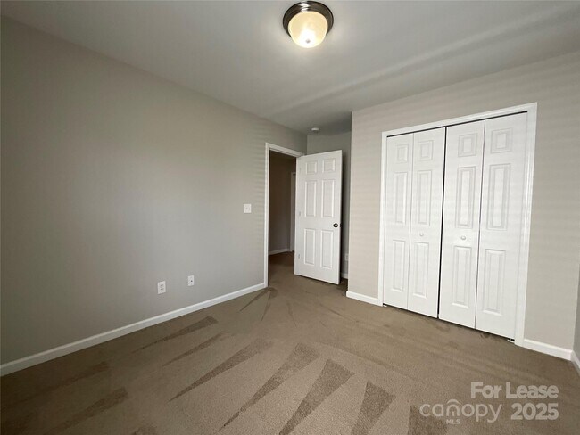 Building Photo - 10846 Traders Ct