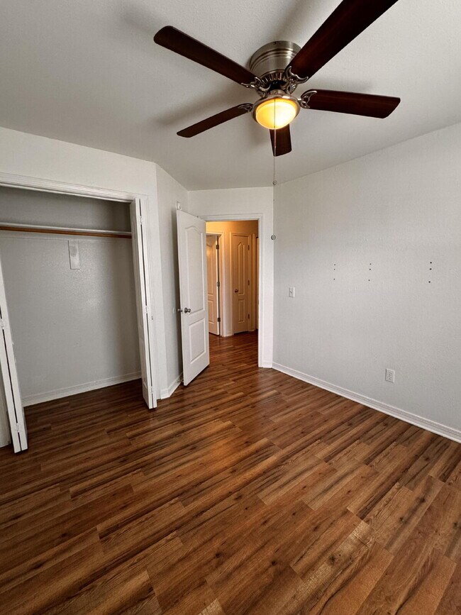 Building Photo - 659 Frances Dr