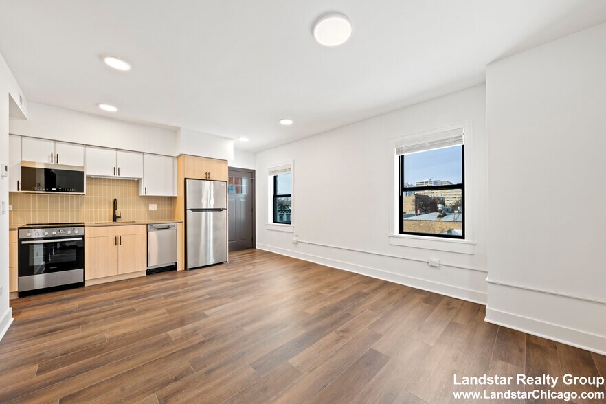 Building Photo - 1241 Chicago Ave