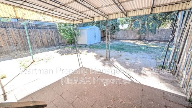 Building Photo - 3003 Gomer Ave