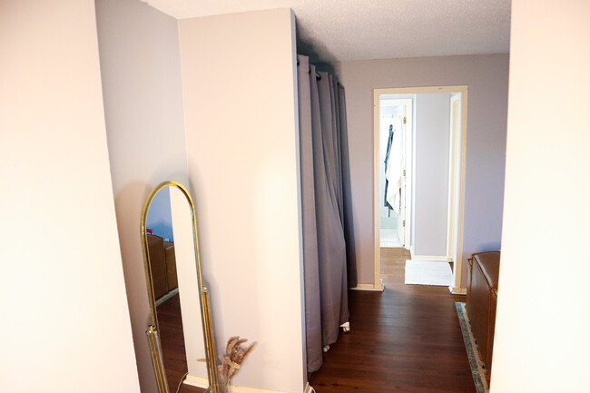 Building Photo - 1006 Westbrooke Way