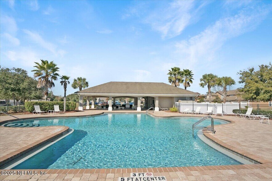 Building Photo - 230 Scrub Jay Dr