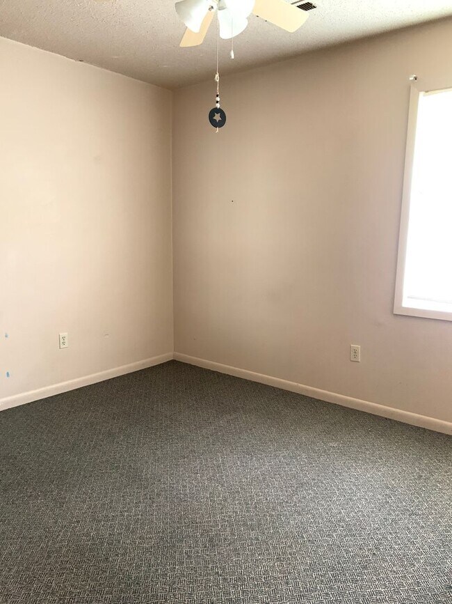 Building Photo - 1706 Belt St