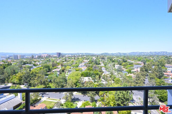 Building Photo - 10601 Wilshire Blvd