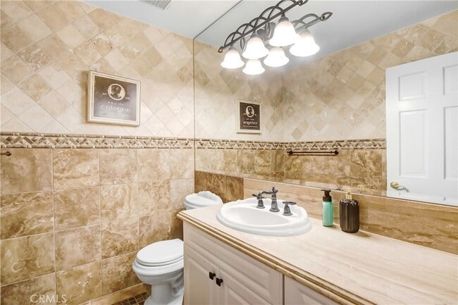 Building Photo - 10818 Hillside Rd